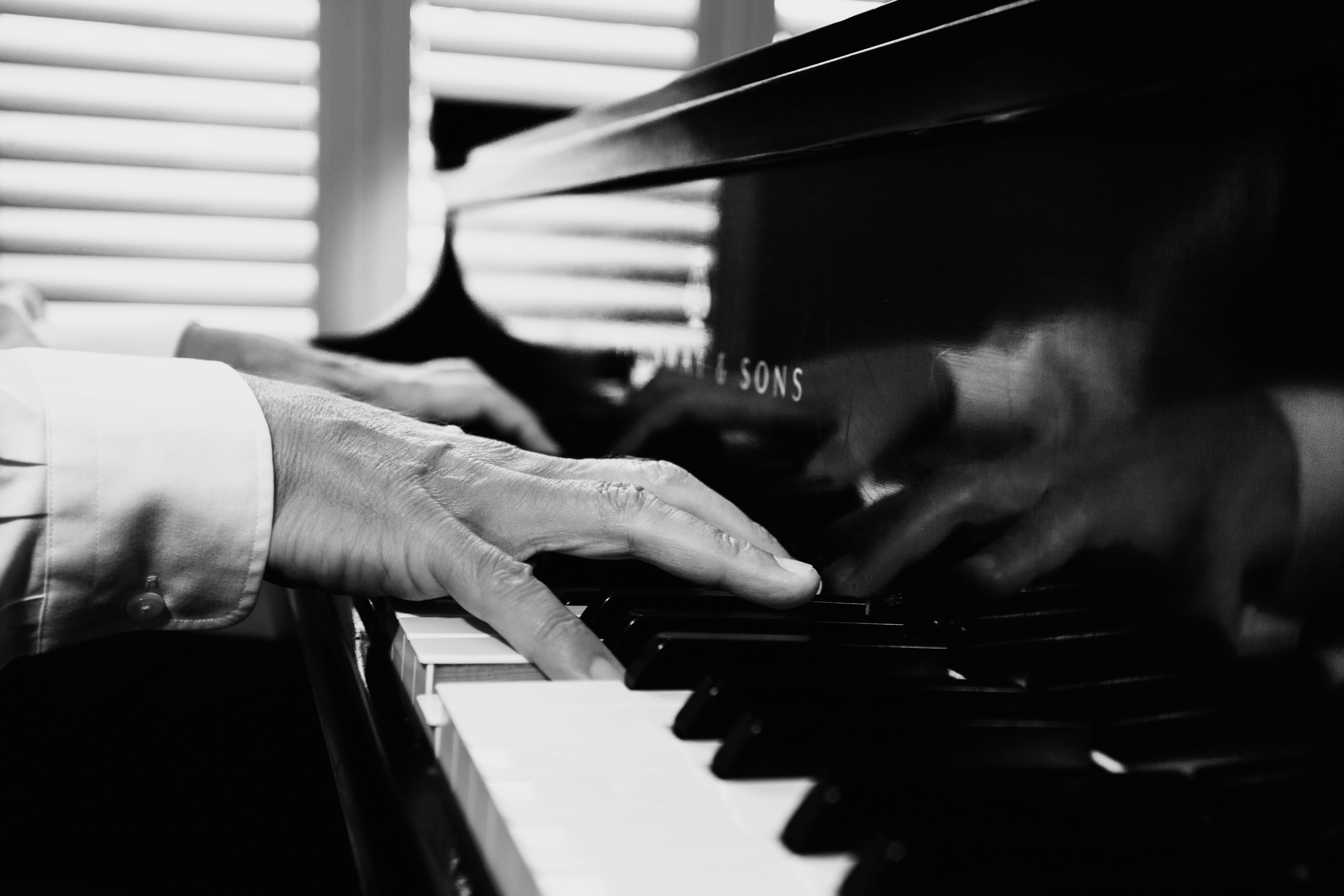 hands